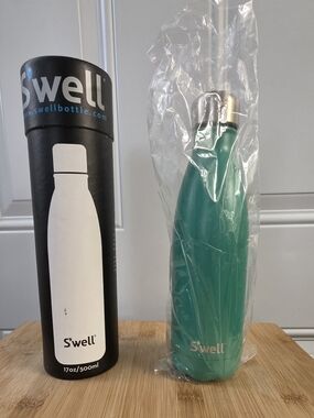 S'well Green Insulated 17oz Bottle with Silver Cap